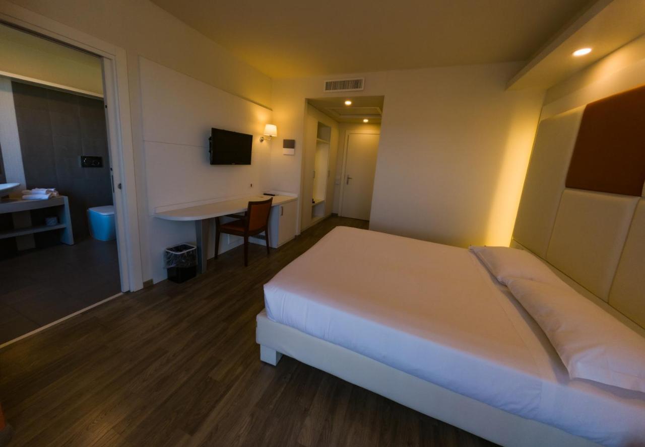 Hotel Sirio - Sure Hotel Collection By Best Western Medolago Exterior photo