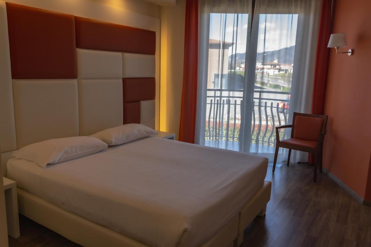 Hotel Sirio - Sure Hotel Collection By Best Western Medolago Exterior photo