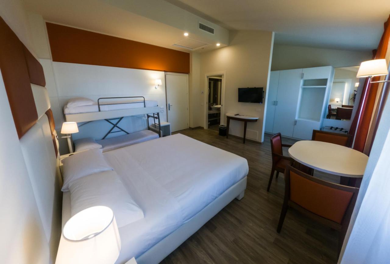 Hotel Sirio - Sure Hotel Collection By Best Western Medolago Exterior photo